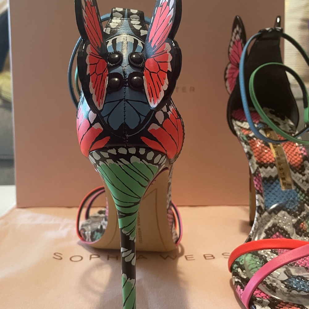 Sophia Webster: Beautiful Butterfly 🦋 - Picture 2 of 7